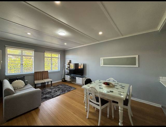 1.5 BEDROOM FLAT FOR SALE IN GLENWOOD